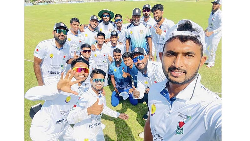 আরিফুলের অলরাউন্ড নৈপুণ্যে শীর্ষে রংপুর