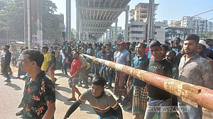 ছয় ঘণ্টা পর ঢাকার সঙ্গে সারা দেশের ট্রেন চলাচল শুরু