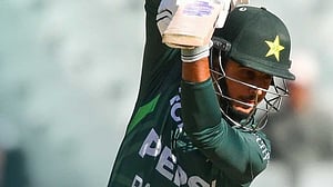 অভিষিক্ত আবরারের ঘূর্ণি জাদুর পর সাইমের বিস্ফোরক সেঞ্চুরিতে সমতায় পাকিস্তান