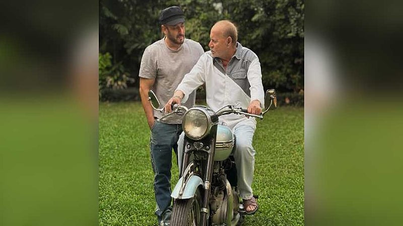 যে ছবিতে অনুরাগীদের মুগ্ধতা