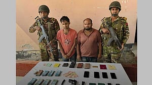 সাতক্ষীরায় পিস্তল, গুলিসহ ২ ‘অস্ত্র ব্যবসায়ী’ আটক