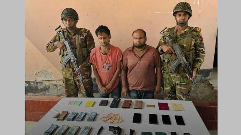 সাতক্ষীরায় পিস্তল, গুলিসহ ২ ‘অস্ত্র ব্যবসায়ী’ আটক