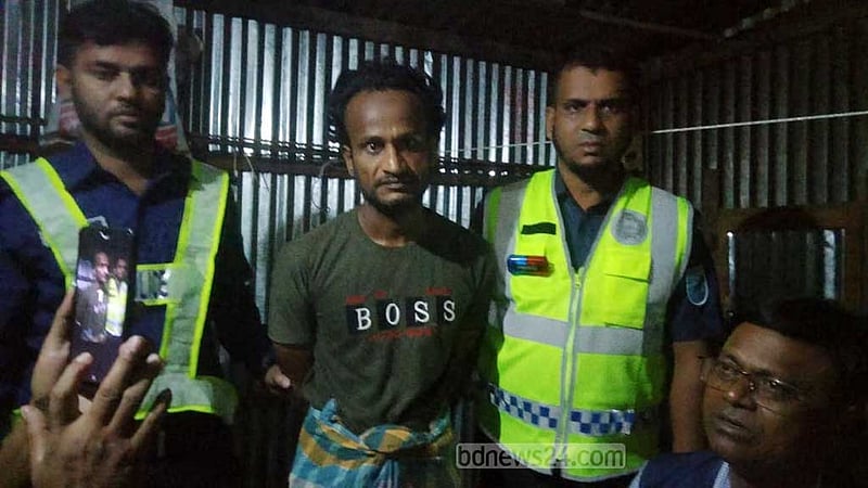 সাভারে গৃহবধূর মাথা ও কবজি কাটা মরদেহ উদ্ধার, স্বামী আটক