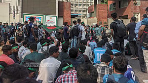 সচিবালয় ‘ঘেরাওয়ে’ জগন্নাথ শিক্ষার্থীরা, দেখা চান উপদেষ্টার
