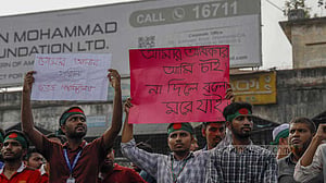 অন্তর্বর্তী প্রশাসনের অপেক্ষায় সাত কলেজের ভর্তি