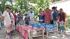 বড় ভাইয়ের মৃত্যুর খবর শুনে মারা গেলেন ছোট ভাইও