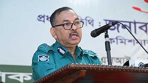 নিজেই সরে গেলেন ডিএমপি কমিশনার সাজ্জাত আলী