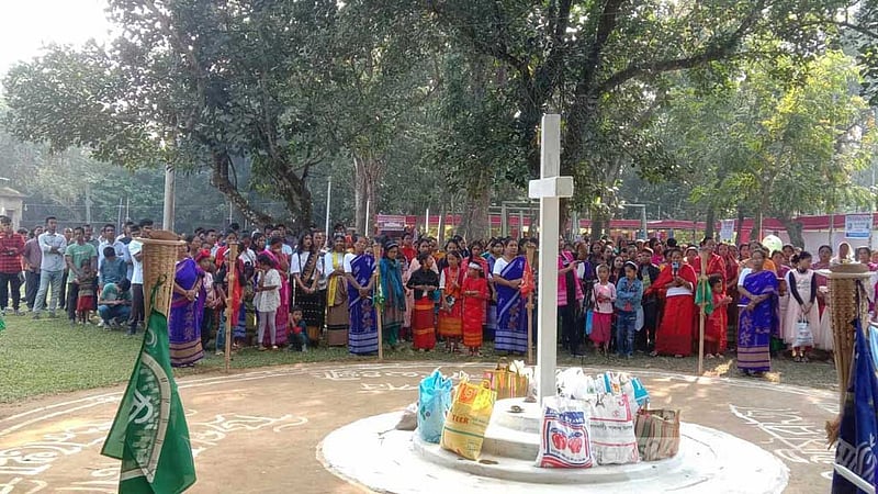 নিজেদের ঐতিহ্য তুলে ধরে ‘ওয়ানগালা’ উৎসবে মাতল গারোরা