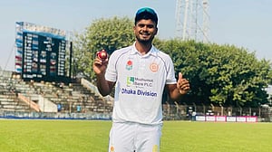 হ্যাটট্রিকসহ ৭ উইকেট সুমনের, ৪২ রানে গুটিয়ে রাজশাহীর রেকর্ড