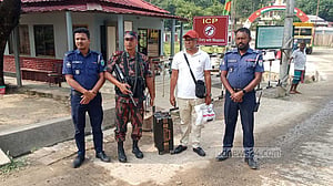 তামাবিল দিয়ে ‘ভারতে পালাতে গিয়ে’ ইউপি চেয়ারম্যান আটক