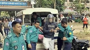 সিলেটে আদালত প্রাঙ্গণে সাবেক কাউন্সিলরকে ‘মারধর’