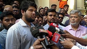 নতুন উপদেষ্টাদের নিয়ে জনগণের ‘অনাগ্রহ’ থাকলে খতিয়ে দেখব: মাহফুজ