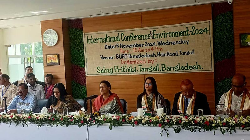 পলিথিনের আস্তরের কারণে বুড়িগঙ্গায় ড্রেজিং সম্ভব না: উপদেষ্টা রিজওয়ানা