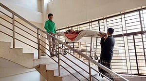 ঠাকুরগাঁও জেনারেল হাসপাতালের লিফট অকেজো, ভোগান্তি
