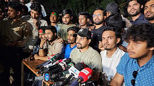 কমিটি গঠনের আশ্বাসে তিতুমীর শিক্ষার্থীদের আন্দোলন আপাতত স্থগিত