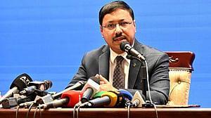 আসছেন ভারতের পররাষ্ট্র সচিব, সম্পর্কে গতিশীলতার আশায় ঢাকা