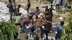 সংঘাতে রণক্ষেত্র মোল্লা কলেজ