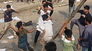 শিক্ষার্থীদের সংঘাতে মোল্লা কলেজে লুটপাট