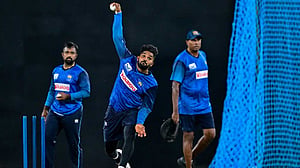 ছিটকে গেলেন হাসারাঙ্গা, বদলি হেমান্থা