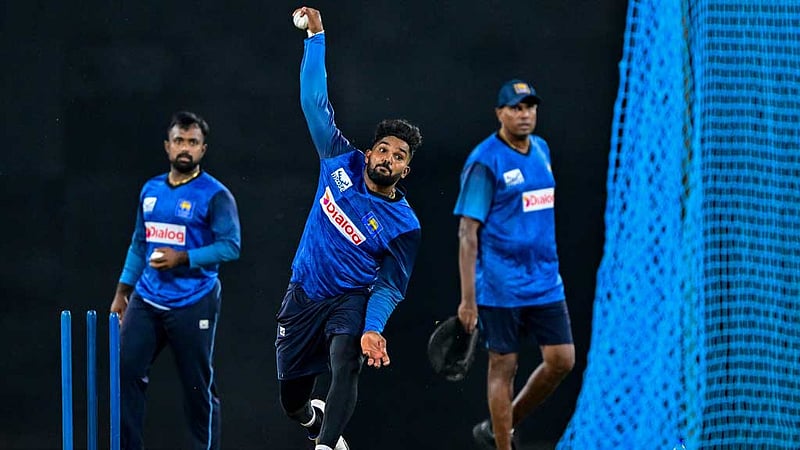 ছিটকে গেলেন হাসারাঙ্গা, বদলি হেমান্থা