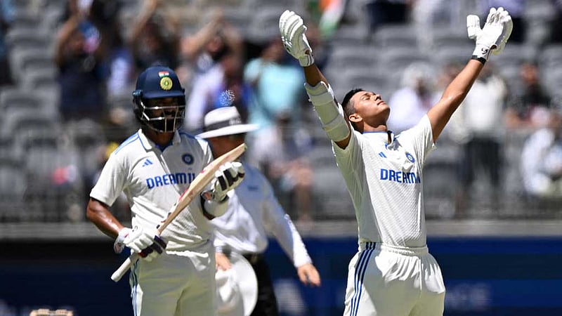 জয়সওয়ালের ১৬১ ও কোহলির সেঞ্চুরিতে ভারতের রান পাহাড়ের পর চাপে অস্ট্রেলিয়া