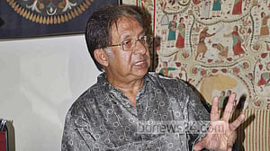 শমসের মবিন চৌধুরী আটক