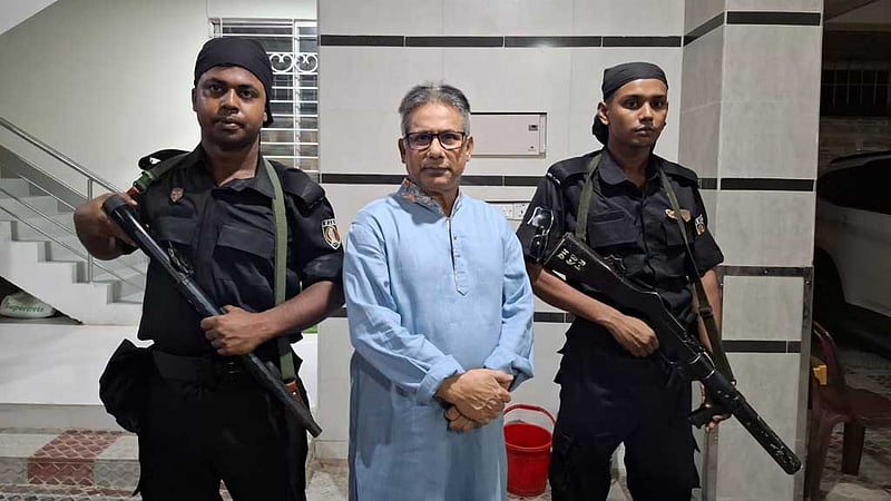 বসুন্ধরা থেকে গ্রেপ্তার সালাম মুর্শেদী