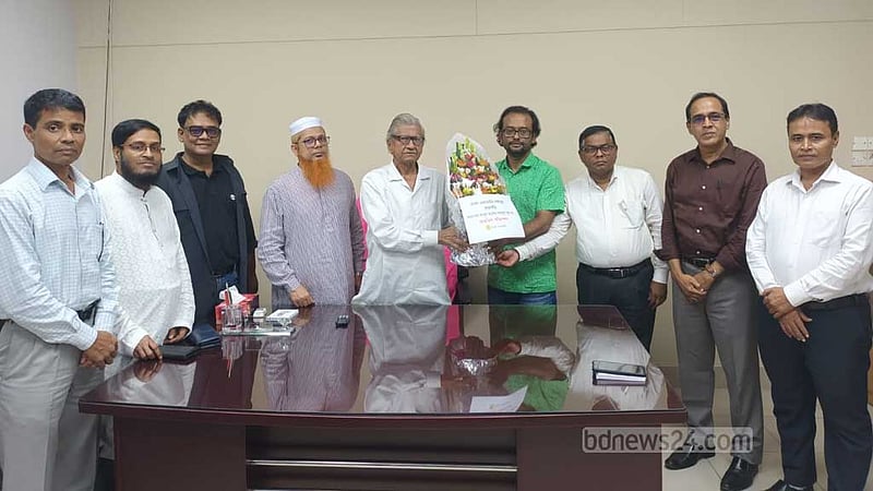 বাংলা একাডেমি সভাপতির যোগদান