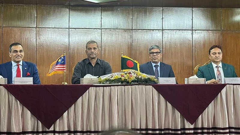 মধ্যপ্রাচ্যের প্রবাসীদের জন্য বিমানবন্দরে আলাদা লাউঞ্জ চালুর ঘোষণা