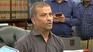 রাষ্ট্রপতি ‘মিথ্যা' বলেছেন, পদে থাকার যোগ্যতা নিয়ে ভাবতে হবে: আইন উপদেষ্টা