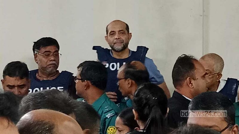 কারান্তরীণ সাবেক মেয়র আতিক ও স্ত্রী-কন্যার দেশত্যাগে নিষেধাজ্ঞা