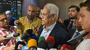 ব্যাংকের অর্থ আত্মসাৎ: ‘পলাতকরা যেন আদালতে যেতে না পারে’