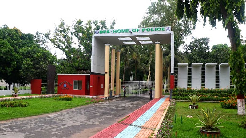 প্রশিক্ষণের মধ্যে আরও ৫৮ এসআইকে অব্যাহতি