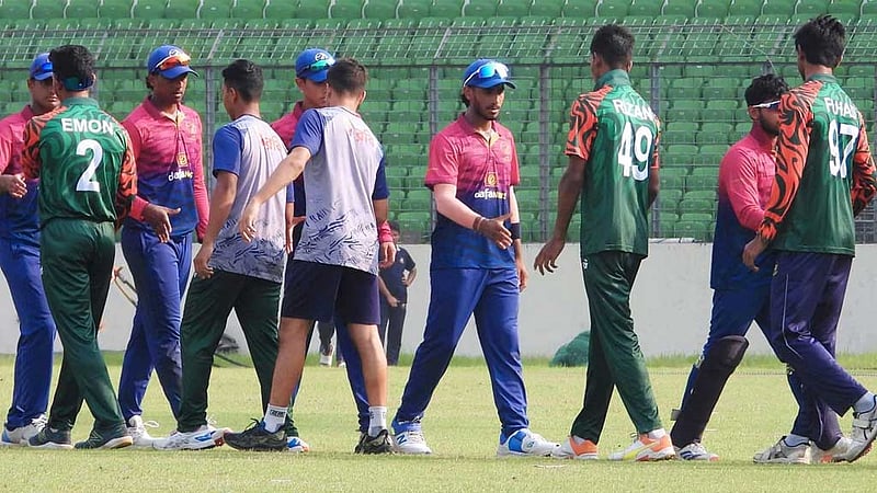 সাদের ৪ উইকেটের পর রিফাত-আজিজুলের ফিফটিতে বাংলাদেশের বড় জয়