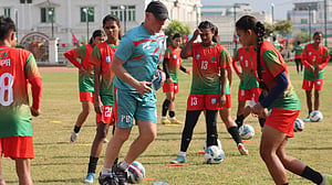 মনিকা, মারিয়া, রুপনা, শামসুন্নাহার ও ঋতুপর্ণাকে ডাকছেন বাটলার