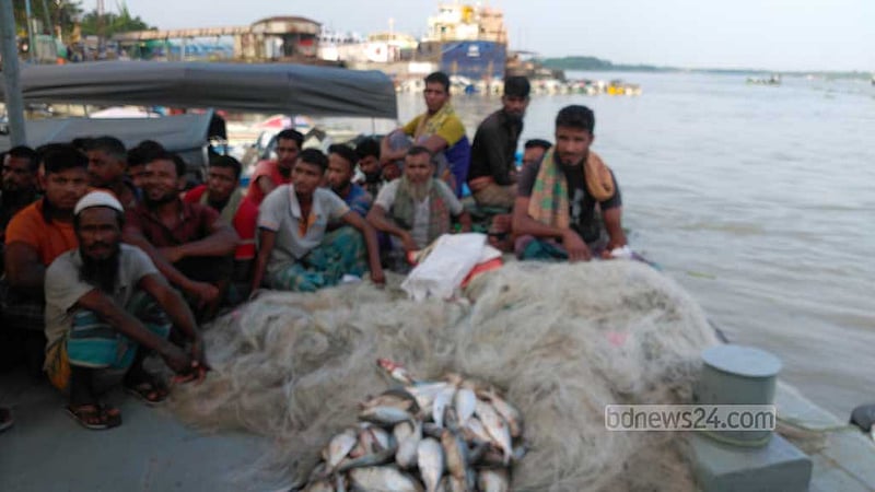 বরিশালের ৩০ জেলের কারাদণ্ড