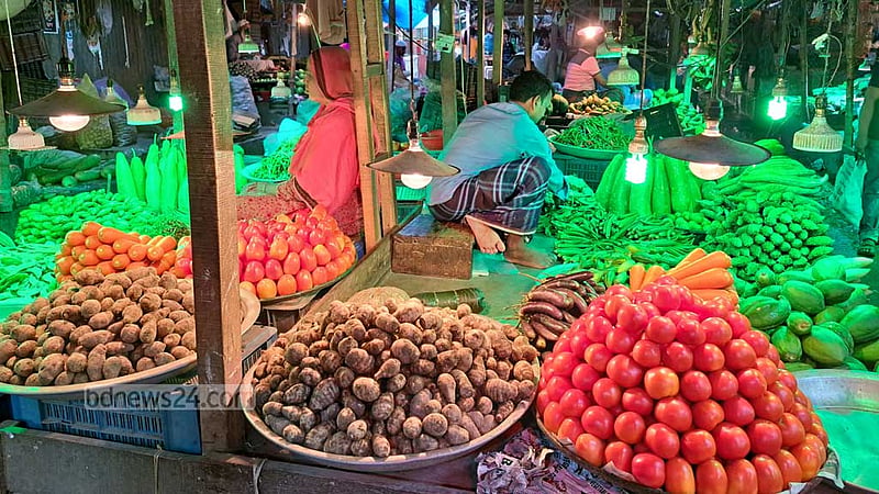 দাম বাড়াতে ‘অজুহাত থাকেই’, এবার বৃষ্টি
