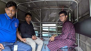 ঢাবিতে পরীক্ষা দিতে এসে গ্রেপ্তার হলেন দুই ছাত্রলীগ নেতা