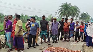 যশোরে ট্রাক চাপায় ভ্যান চালকের মৃত্যু