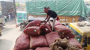 দুদিনে ভারত থেকে এল ৭১৫ টন কাঁচামরিচ