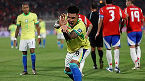 পিছিয়ে পড়েও চিলির মাঠে ব্রাজিলের জয়