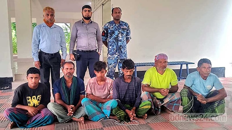 মেঘনায় ইলিশ ধরায় ৯ জেলের কারাদণ্ড