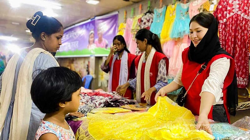 ‘এক টাকায় পূজার বাজার’