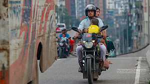 বাইকে শিশুরা কতটা নিরাপদ?