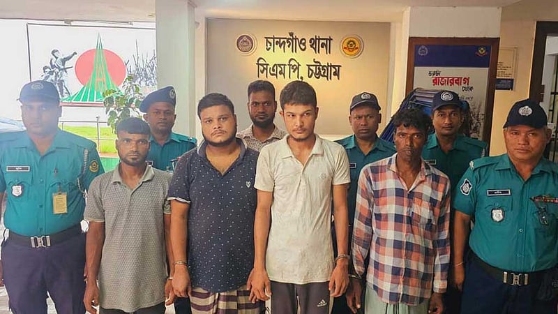 যাত্রী সেজে চালককে খুন করে অটোরিকশা ছিনতাই: গ্রেপ্তার ৪