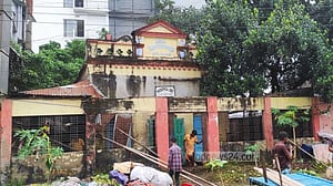 এক যুগ পর দখলমুক্ত কুমিল্লার ঐতিহ্যবাহী থিয়োসোফিকেল সোসাইটি ভবন