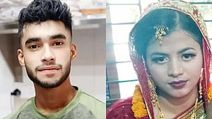 এক কবরে দাফনের ইচ্ছে: দেশে প্রেমিকা, প্রবাসে প্রেমিকের আত্মহত্যা