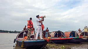 'দানা' পরিণত প্রবল ঘূর্ণিঝড়ে, যাচ্ছে ওড়িশার দিকে