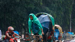 সাগরে প্রবল হল দানা, ঢাকায় বৃষ্টি