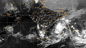 সাগরে গভীর নিম্নচাপ, ১ নম্বর সংকেত